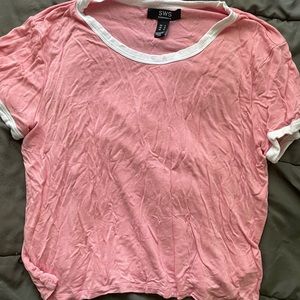 pink t-shirt
